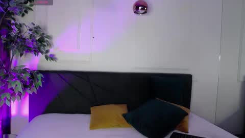 Raven Foxxy online show from 03.17.26