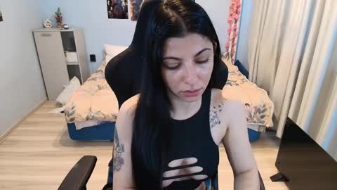 raven_haired_goddess online show from 05.05.26