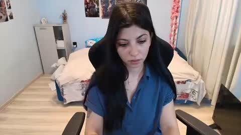 Snapshot of raven_haired_goddess chatting on 06.21.26 raven_haired_goddess online show from 06.21.26
