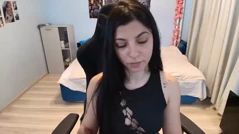 raven_haired_goddess online show from 06.29.26