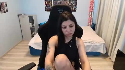 raven_haired_goddess online show from 06.29.26