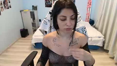 raven_haired_goddess online show from 08.04.26