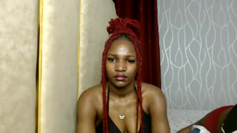 Snapshot of raven_luxe chatting on 06.20.26 Raven online show from 06.20.26