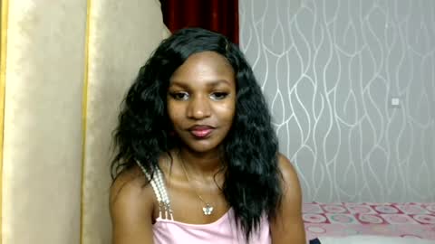 Snapshot of raven_luxe chatting on 06.22.26 Raven online show from 06.22.26