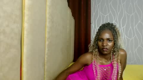 Snapshot of raven_luxe chatting on 06.27.26 Raven online show from 06.27.26