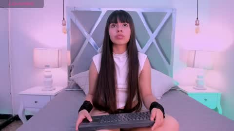 Snapshot of raven_luxx chatting on 05.15.26 RAVEN online show from 05.15.26