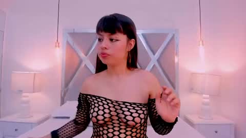 Snapshot of raven_luxx chatting on 05.24.26 RAVEN online show from 05.24.26
