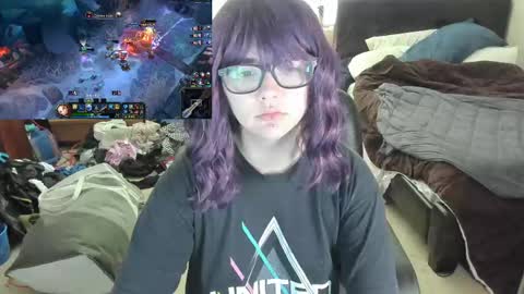 Snapshot of raven_moore_ chatting on 10.07.25 raven_moore_ online show from 10.07.25