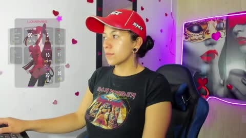 Snapshot of raven_rouge chatting on 05.12.26 gata online show from 05.12.26