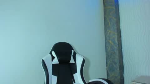 Snapshot of raven_rouge chatting on 06.12.26 gata online show from 06.12.26