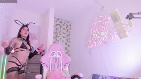 Snapshot of raven_sakura chatting on 10.24.25 . online show from 10.24.25