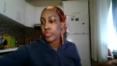 Snapshot of ravenbby chatting on 04.25.26 ravenbby online show from 04.25.26