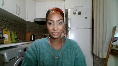 Snapshot of ravenbby chatting on 05.06.26 ravenbby online show from 05.06.26