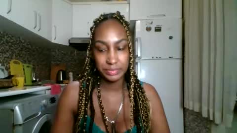 Snapshot of ravenbby chatting on 05.15.26 ravenbby online show from 05.15.26