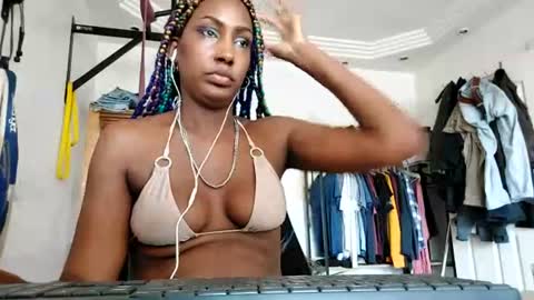Snapshot of ravenbby chatting on 06.29.26 ravenbby online show from 06.29.26