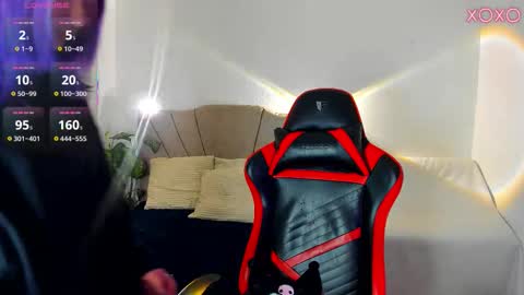 Snapshot of ravencollen chatting on 11.27.25 ravencollen online show from 11.27.25