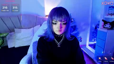 Snapshot of ravencollen chatting on 12.03.25 ravencollen online show from 12.03.25