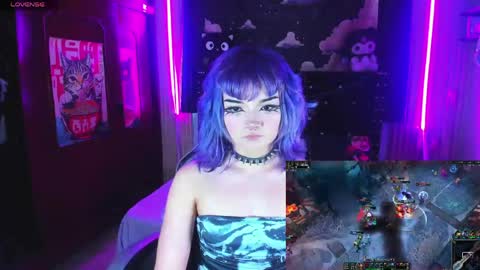 Snapshot of ravencollen chatting on 05.16.26 ravencollen online show from 05.16.26