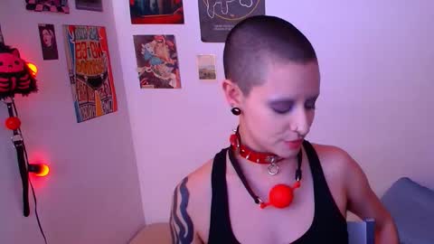 Snapshot of ravendarkness_ chatting on 02.21.26 ravendarkness_ online show from 02.21.26