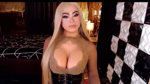 Snapshot of ravenmystiquex chatting on 04.10.26 ravenmystiquex online show from 04.10.26