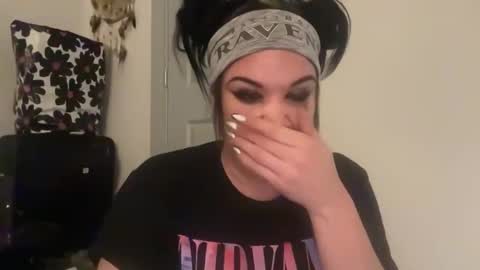 Raven Ray online show from 04.22.26