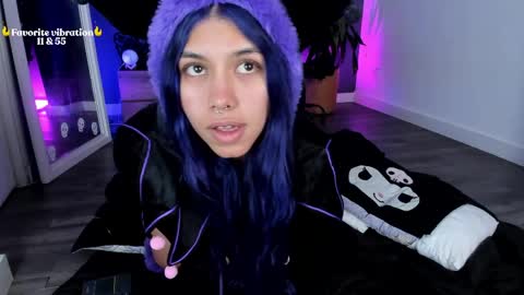 Raven Witch online show from 04.23.26