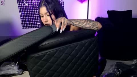 Raven Witch online show from 04.30.26