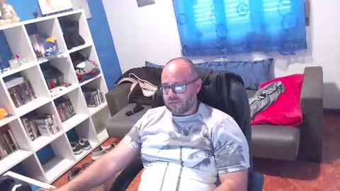 Snapshot of ravingr3d3 chatting on 06.25.26 ravingr3d3 online show from 06.25.26