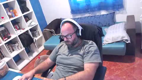 Snapshot of ravingr3d3 chatting on 07.16.26 ravingr3d3 online show from 07.16.26