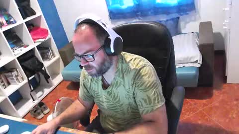 Snapshot of ravingr3d3 chatting on 07.24.26 ravingr3d3 online show from 07.24.26