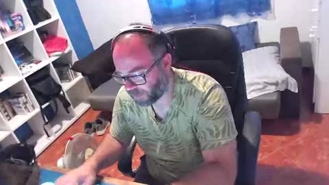 Snapshot of ravingr3d3 chatting on 07.27.26 ravingr3d3 online show from 07.27.26