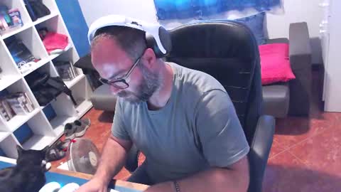 Snapshot of ravingr3d3 chatting on 07.28.26 ravingr3d3 online show from 07.28.26