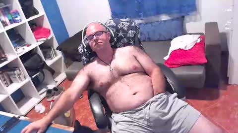 Snapshot of ravingr3d3 chatting on 07.30.26 ravingr3d3 online show from 07.30.26