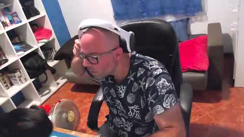 Snapshot of ravingr3d3 chatting on 08.02.26 ravingr3d3 online show from 08.02.26
