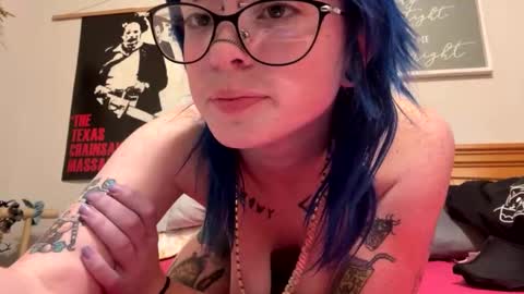 Ravynn 3 online show from 11.04.25