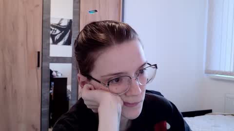 Snapshot of ray_lol chatting on 04.19.26 Ray-Ray online show from 04.19.26