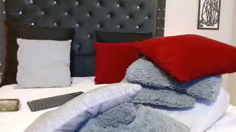 Snapshot of ray_weed chatting on 02.08.25 Ray online show from 02.08.25