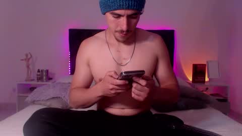 Snapshot of ray_weed chatting on 10.21.25 Ray online show from 10.21.25