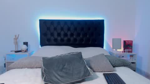 Snapshot of ray_weed chatting on 12.16.25 Ray online show from 12.16.25