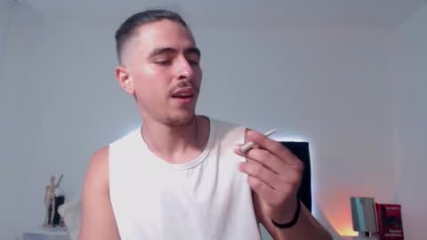 Snapshot of ray_weed chatting on 12.19.25 Ray online show from 12.19.25