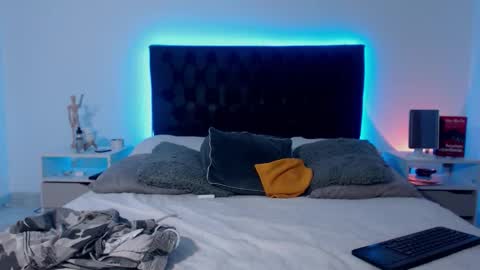 Snapshot of ray_weed chatting on 12.22.25 Ray online show from 12.22.25