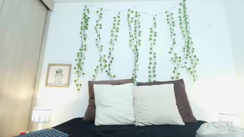 Snapshot of ray_weed chatting on 01.12.26 Ray online show from 01.12.26