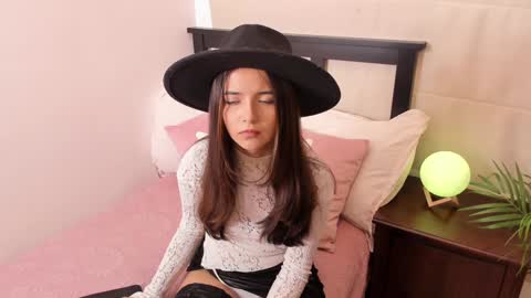 Snapshot of raychell_black chatting on 02.02.25 Raychell Black online show from 02.02.25