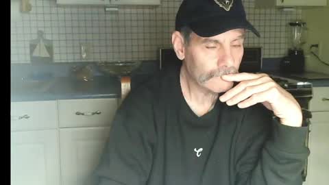Snapshot of raylene4u2 chatting on 05.12.26 Ray online show from 05.12.26