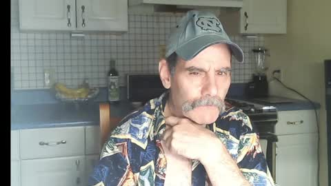 Snapshot of raylene4u2 chatting on 06.01.26 Ray online show from 06.01.26