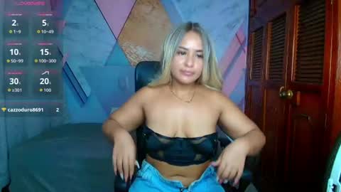 Snapshot of raylin_escobar chatting on 07.16.26 raylin_escobar online show from 07.16.26
