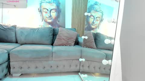 Snapshot of raynah_be chatting on 02.03.26 Roxana online show from 02.03.26