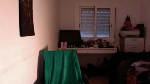 Snapshot of rayolex chatting on 12.19.24 rayolex online show from 12.19.24