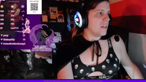 Snapshot of raysuon chatting on 01.05.25 Rae-Suon online show from 01.05.25