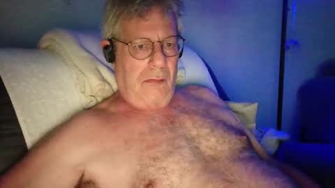 mickey95003 online show from 04.10.26